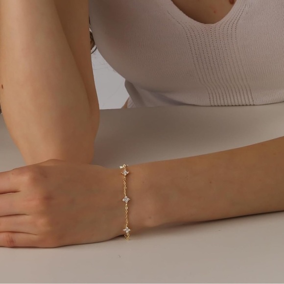 925 Sterling Silver Gold Four-Leaf Clover Bracelet – Lucky Charm - Picture 8 of 8